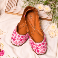 Gulmohar Pastel Pink Embroidered Mojari
