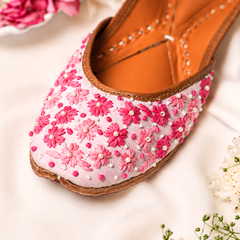 Gulmohar Pastel Pink Embroidered Mojari