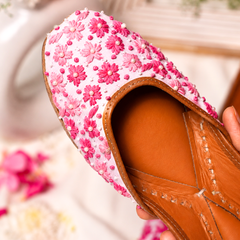 Gulmohar Pastel Pink Embroidered Mojari
