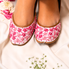 Gulmohar Pastel Pink Embroidered Mojari