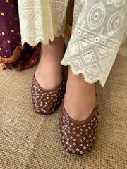 Suri Brown Polished Zari Embroidered Leather Jutti