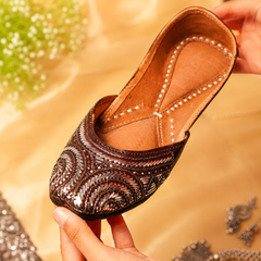 Mukaish Kali Silver Dark Brown Jutti