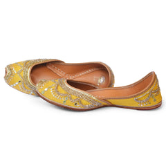 Jhilmil - Bright Yellow Jutti