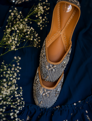 Shabnam – Silver Beaded Jutti