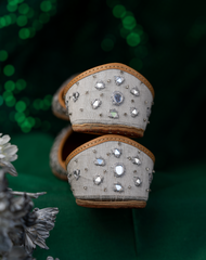 Sheesh Mahal – Silver Mirror Work Jutti