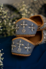Shabnam – Silver Beaded Jutti