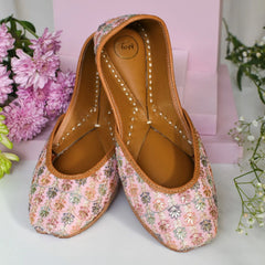 Kamli Pastel Pink Embroiered Mojari