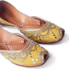 Jhilmil - Bright Yellow Jutti