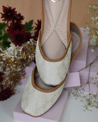 Gleaming White Cream Brocade Work Mojari