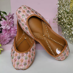 Kamli Pastel Pink Embroiered Mojari
