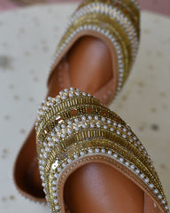 Colour Me Gold Embellished Jutti