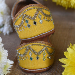 Jhilmil - Bright Yellow Jutti