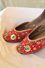 Red Blossom Crimson & Gold Jutti