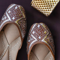 Idah Brown & Silver Mukaish Work Jutti