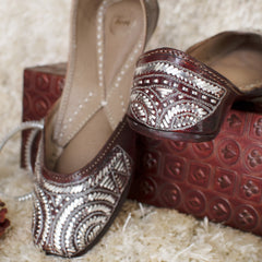 Mukaish Kali Silver Jutti