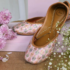 Kamli Pastel Pink Embroidered Mojari