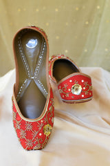 Red Blossom Crimson & Gold Jutti
