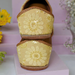 Peeli Dhoop Light Yellow Chikankari Mojari